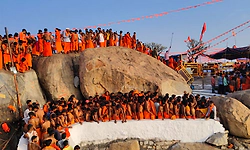 Koppal: ಅಂಜನಾದ್ರಿ ಬೆಟ್ಟದಲ್ಲಿ ಭಕ್ತಸ್ತೋಮ; ಹನುಮ ಮಾಲಾಧಾರಿಗಳ ರಾಮ ನಾಮ ಜಪ