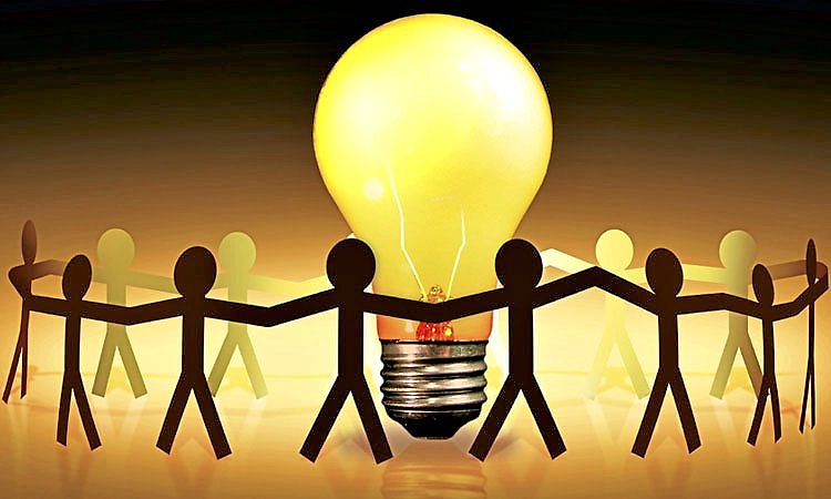 ಸತ್ತಾಗ ಅಳುವ ಬದಲು ಬದುಕಿದ್ದಾಗಲೇ ಮಾತಾಡಿಸಿ...