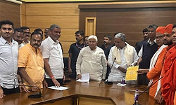 ಗೋಕಾಕ್ ಜಿಲ್ಲೆ ರಚನೆಗೆ ಆಗ್ರಹಿಸಿ ಸಿಎಂಗೆ ಮನವಿ