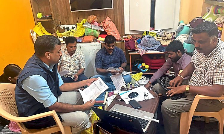 Gadag: ತಾಲೂಕು ಪಶು ವೈದ್ಯಾಧಿಕಾರಿ ನಿಂಗಪ್ಪ ಓಲೇಕಾರ ಮನೆ ಮೇಲೆ ಲೋಕಾಯುಕ್ತ ದಾಳಿ