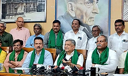 ರೈತರ ಬೆಂಬಲ ಬೆಲೆಗೆ ಖರೀದಿ ಕೇಂದ್ರವಿಲ್ಲ, ಶಾಸಕರ ಖರೀದಿಗೆ ಕೇಂದ್ರ ತೆರೆಯಲಾಗಿದೆ: ಶೆಟ್ಟರ್