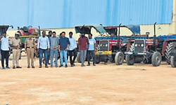 ರೈತರಿಂದ ಬಾಡಿಗೆಗೆ ಪಡೆದು ಮಾರಾಟ: 17 ಟ್ರ್ಯಾಕ್ಟರ್‌ ಜಪ್ತಿ; ಆರೋಪಿ ಬಂಧನ