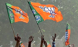 Ballari: ನೀರು ಬಿಡಿ, ಇಲ್ಲ ಎಕರೆಗೆ 25 ಸಾವಿರ ರೂ. ಪರಿಹಾರ ನೀಡಿ: ಪರಿಷತ್ ಸದಸ್ಯ ರವಿ ಆಗ್ರಹ