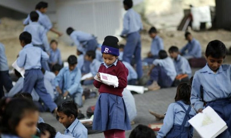 1 ನೇ ತರಗತಿಗೆ ಪ್ರವೇಶಕ್ಕೆ ಕನಿಷ್ಠ ವಯೋಮಿತಿ 6  ವರ್ಷ ಎಂದು ನಿಗದಿ