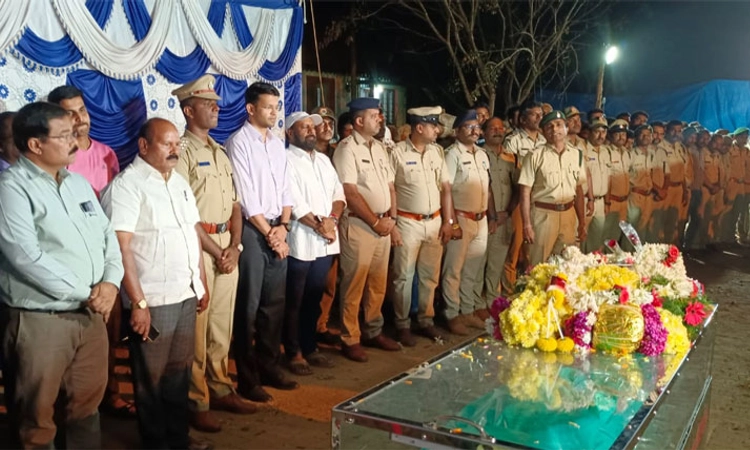 ಕಾಡ್ಗಿಚ್ಚಿಗೆ ಬಲಿಯಾದ ವನಪಾಲಕ ಸುಂದರೇಶ್ ರವರಿಗೆ ಅಂತಿಮ‌ ನಮನ‌