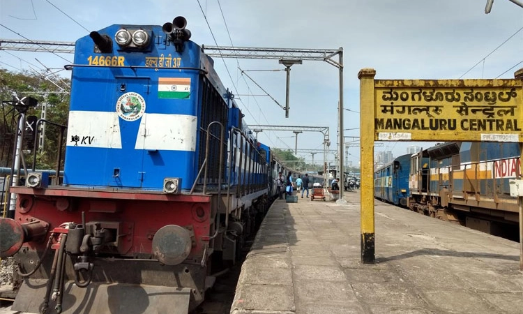ಮಂಗಳೂರು ಸೆಂಟ್ರಲ್‌ಗೆ ಮಾರ್ಚ್‌ನಲ್ಲಿ ಹೆಚ್ಚುವರಿ ಟಿಕೆಟ್‌ ಮೆಷಿನ್‌ ಅಳವಡಿಕೆ