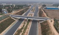 Centre reviews Bengaluru–Chennai expressway corridor work near Devanahalli