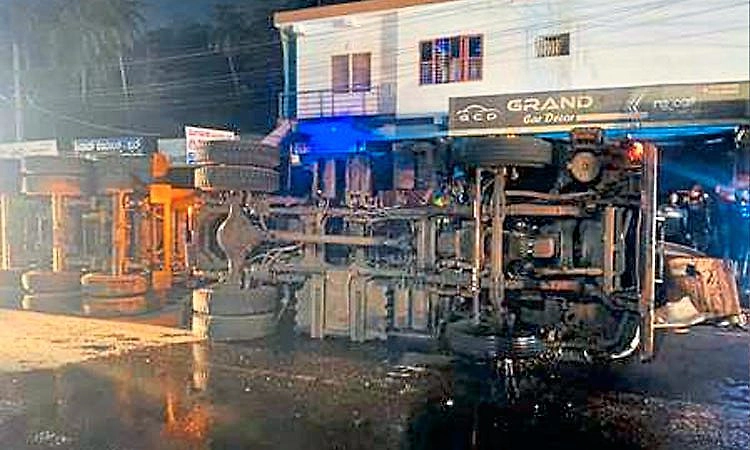 Sulya: ನಿಯಂತ್ರಣ ತಪ್ಪಿ ಪಲ್ಟಿಯಾದ ಕಂಟೈನರ್