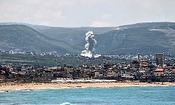 US launches fresh airstrikes on Iran amid Doha peace talks
