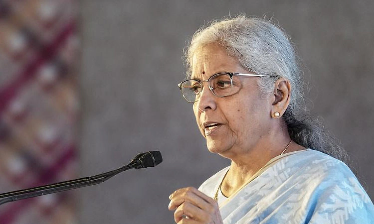 ಇಂಧನ, ರಸಗೊಬ್ಬರ, ವಿದೇಶಿ ವಿನಿಮಯದ ಮೇಲೆ ಗಮನ ಹರಿಸಿ: ನಿರ್ಮಲಾ ಸೀತಾರಾಮನ್