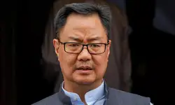 Rahul Gandhi's mind hijacked by his advisors, wearing T-shirt in Parliament not nice: Rijiju