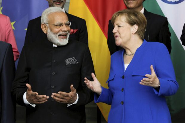 Modi-Merkel-700.jpg