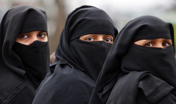 Saudi-Arabia,-Women.jpg