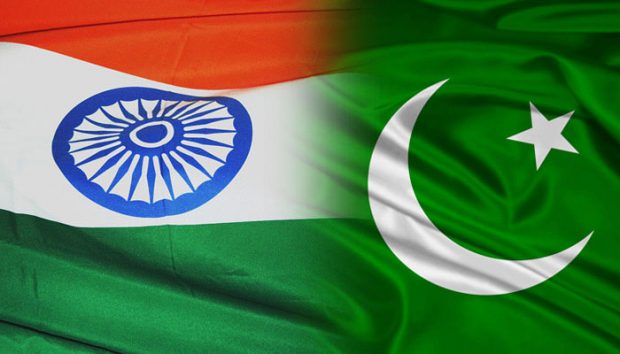Indo-Pak-Flag-700.jpg