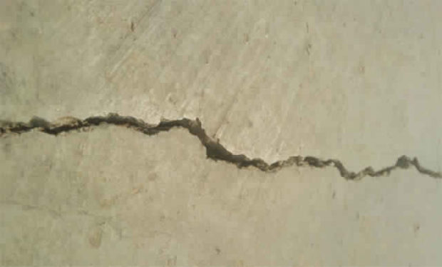Mangaluru, Pumwell flyover, Cracks