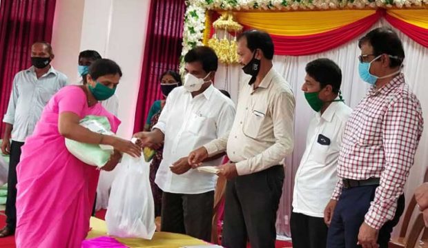ಬಜಪೆ ವ್ಯವಸಾಯ ಸೇವಾ ಸಹಕಾರಿ ಬ್ಯಾಂಕಿನ ವತಿಯಿಂದ 30 ಆಶಾ ಕಾರ್ಯಕರ್ತೆಯರಿಗೆ ಕಿಟ್‌ ವಿತರಣೆ