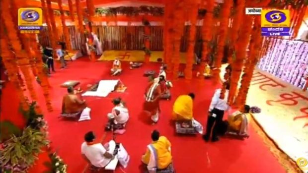 Watch Live: ಕಳೆಗಟ್ಟಿದ ಅಯೋಧ್ಯೆ – ರಾಮಮಂದಿರ ಶಂಕು ಸ್ಥಾಪನೆಗೆ ಕ್ಷಣಗಣನೆ