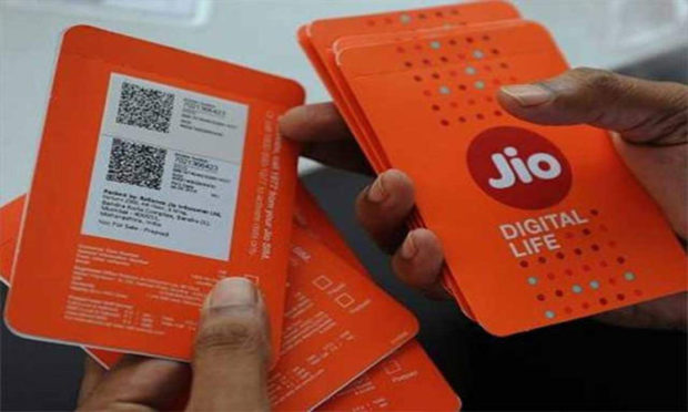Jio pours cold water on tariff hike hopes