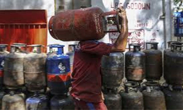 Pradhanmantri Ujjwala Yojana (PMUY) 2021: Free Gas Cylinder Online Registration, Objectives, Eligibility & Benefits