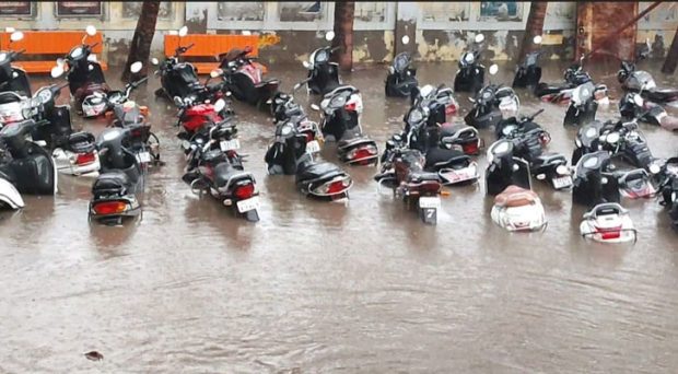 Heavy rains in Vijayapur: Bhima river bridge inundated
