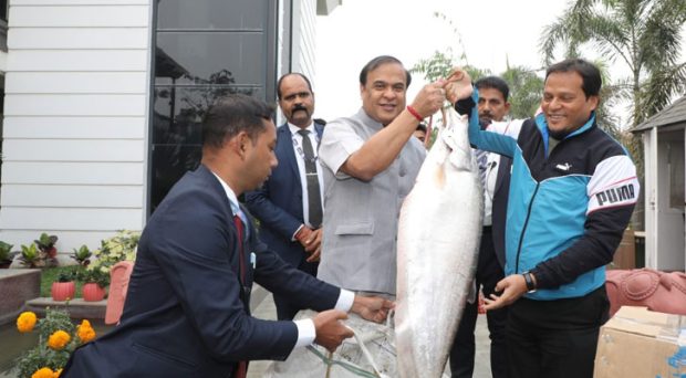 Assam CM Himanta Biswa Sarma gets 14-kg fish as gift