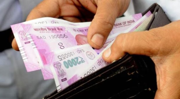 No forms or ID proof required to exchange Rs 2,000 notes, says SBI