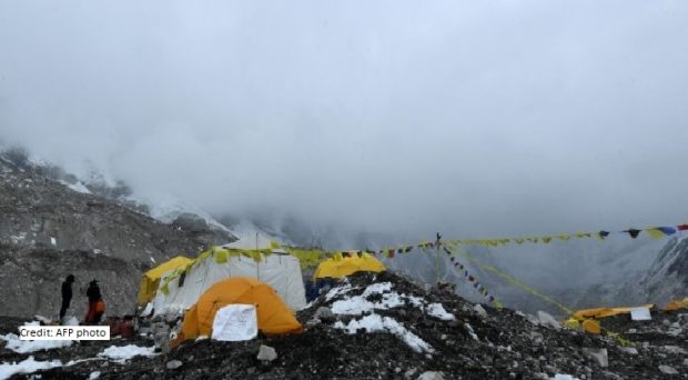 Search and rescue team unable to find missing Indian-origin climber at Mount Everest summit