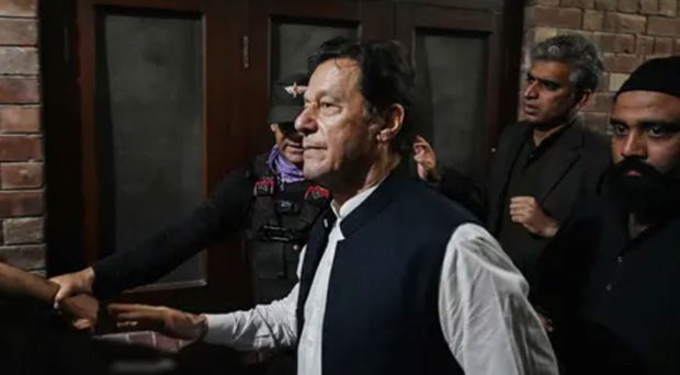 Imran khan arrested from Islamabad court