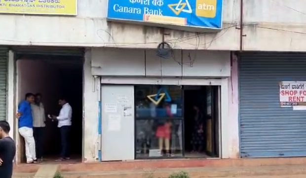 ATM Robbery: ರಾತ್ರೋ ರಾತ್ರಿ ಗ್ಯಾಸ್ ಕಟ್ಟರ್ ಬಳಸಿ ಎಟಿಎಂನಲ್ಲಿದ್ದ 14 ಲಕ್ಷ ಹಣ ಲೂಟಿ