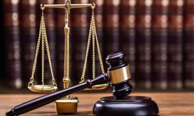 Consumer Court: ತುಂಡಾಗಿದ್ದ ಕುರ್ಚಿ ಬದಲಿಸಿಕೊಡದ ಅಂಗಡಿಗೆ 15 ಸಾವಿರ ದಂಡ