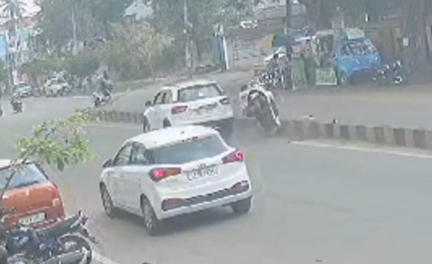Road Mishap: ಓವರ್ ಟೆಕ್ ಮಾಡುವ ಭರದಲ್ಲಿ ಸ್ಕೂಟಿಗೆ ಡಿಕ್ಕಿ ಹೊಡೆದು ಪರಾರಿಯಾದ ಕಾರು