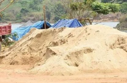 Sand Case ಸುಜೀರು: ಅಕ್ರಮ ಮರಳಿನ ದಿಣ್ಣೆಗಳು ವಶ