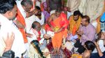 Vijayapura; Pejavarashree went to the house of Dalits and distributed the Ayodhya Sri Rama Mantrakshata