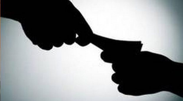 Mandya; traffic police fell into the trap of Lokayukta while accepting bribes