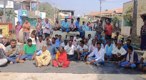 Villagers protest demanding road repair at Channapatna