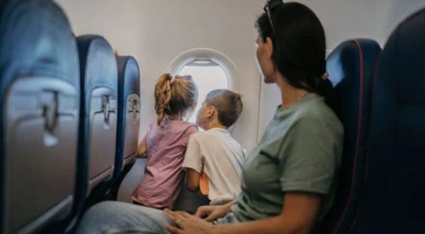 Seat next to parents for children under 12 years on the plane?